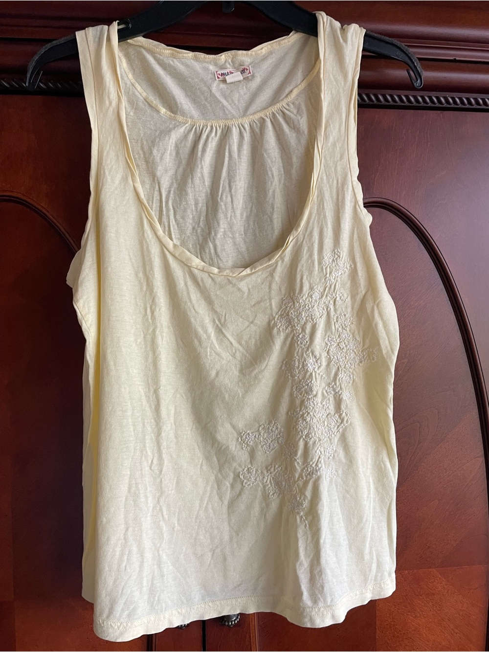 Women's  pale yellow Sleeveless Scoop Neck Tank Top
